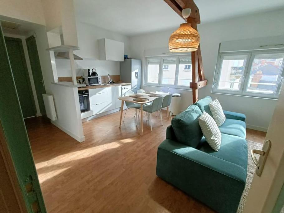 Le Cactus - Gare Apartman Angers Kültér fotó